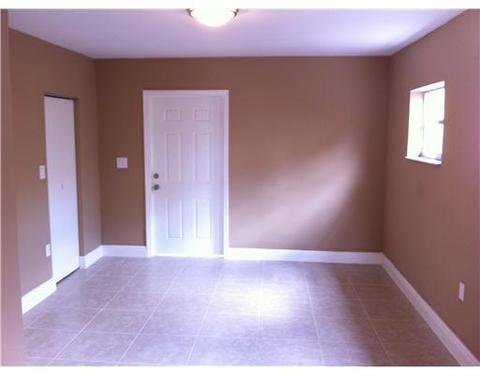 574 E 51 St, Hialeah, FL 33013 photo 3