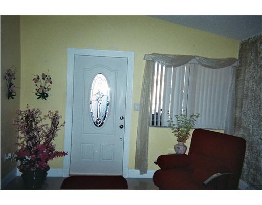 2618 W 64 St, Hialeah, FL 33016 photo 4