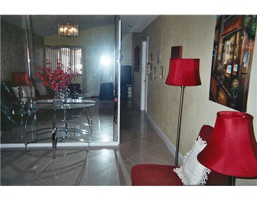 2618 W 64 St, Hialeah, FL 33016 photo 9