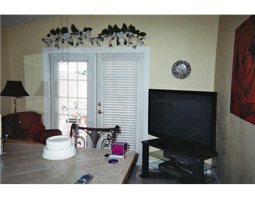 2618 W 64 St, Hialeah, FL 33016 photo 15