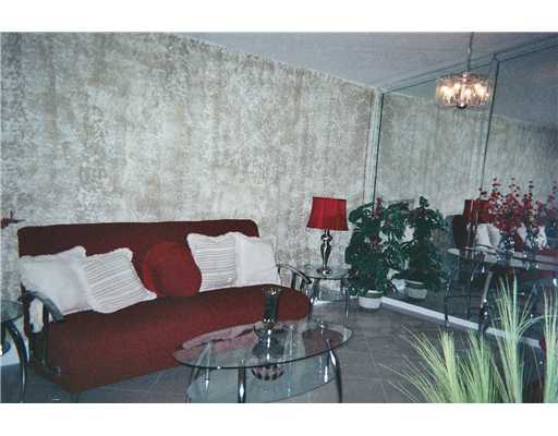 2618 W 64 St, Hialeah, FL 33016 photo 5