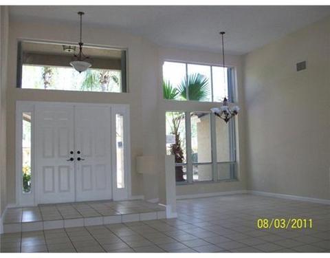 832 Hampton Ct, Weston, FL 33326 photo 2