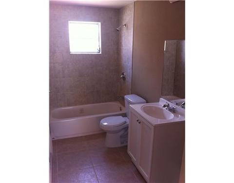 241 W 37 St, Hialeah, FL 33012 photo 5