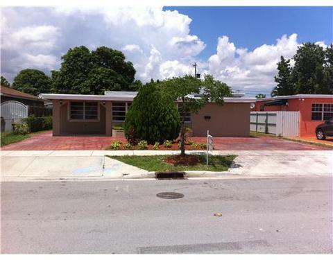 241 W 37 St, Hialeah, FL 33012 photo 1