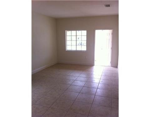 1390 W 30 St, Hialeah, FL 33012 photo 4