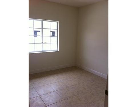 1390 W 30 St, Hialeah, FL 33012 photo 5