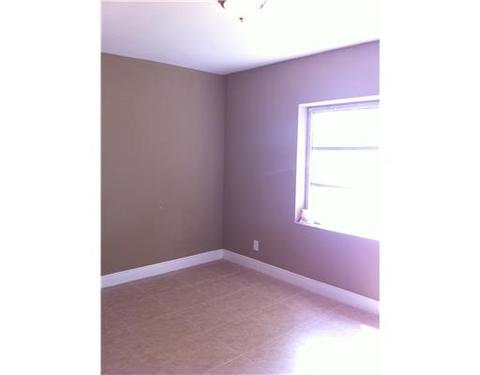 321 E 35 St, Hialeah, FL 33013 photo 4