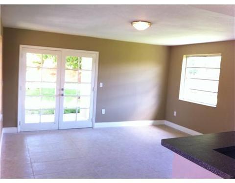 321 E 35 St, Hialeah, FL 33013 photo 3