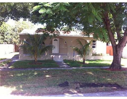 321 E 35 St, Hialeah, FL 33013 photo 1
