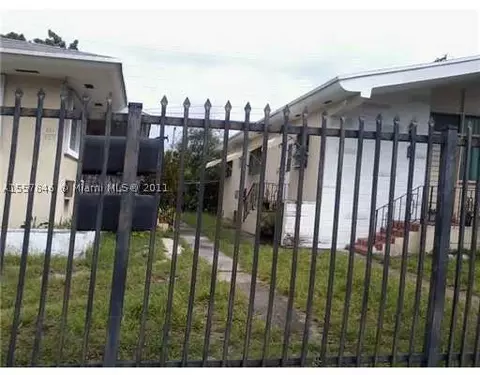 321 NE 54 St, Miami, FL 33137 photo 3