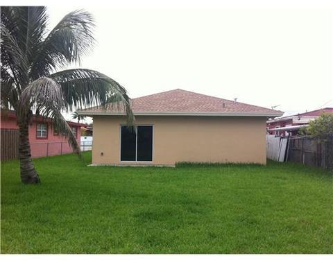 73 E 34 St, Hialeah, FL 33013 photo 2