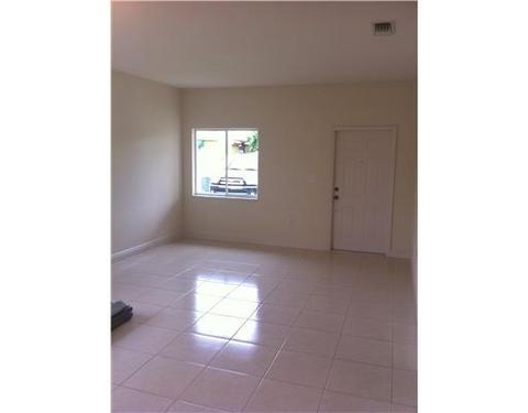 73 E 34 St, Hialeah, FL 33013 photo 4