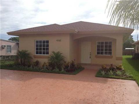 4765 E 4 Ave, Hialeah, FL 33013 photo 1