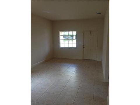 4765 E 4 Ave, Hialeah, FL 33013 photo 2