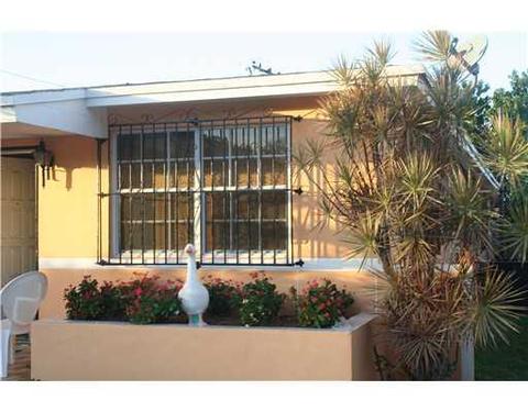 467 E 8 St, Hialeah, FL 33010 photo 1