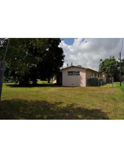 11345 E Golf Dr, Miami, FL 33167 photo 3