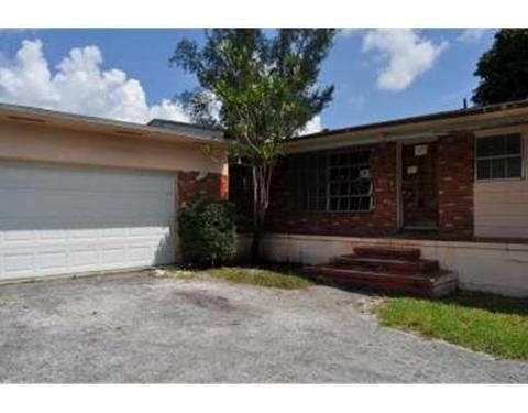 11345 E Golf Dr, Miami, FL 33167 photo 2