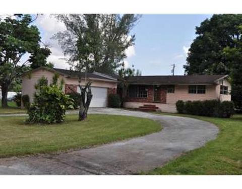 11345 E Golf Dr, Miami, FL 33167 photo 1