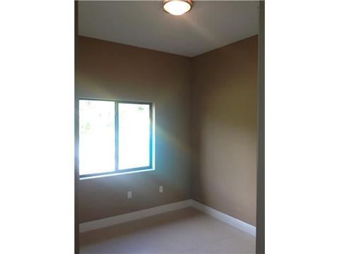 7002 N Augusta Dr, Hialeah, FL 33015 photo 7