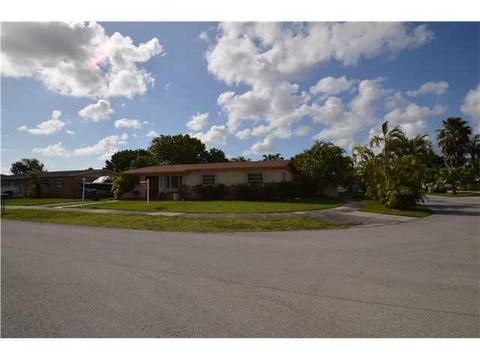 10850 SW 63 St, Miami, FL 33173 photo 2