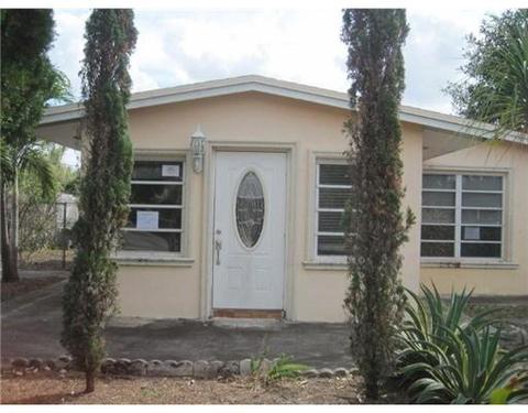 840 SE 4 St, Hialeah, FL 33010 photo 1