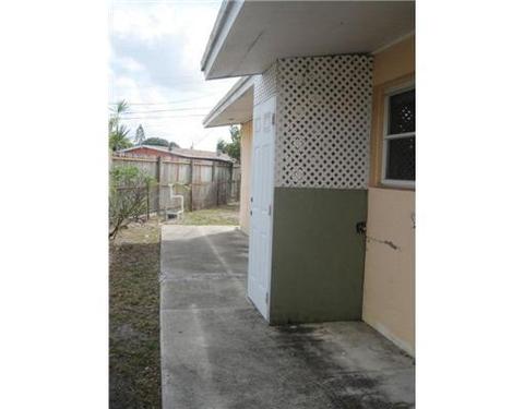 840 SE 4 St, Hialeah, FL 33010 photo 15