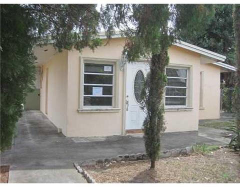 840 SE 4 St, Hialeah, FL 33010 photo 2