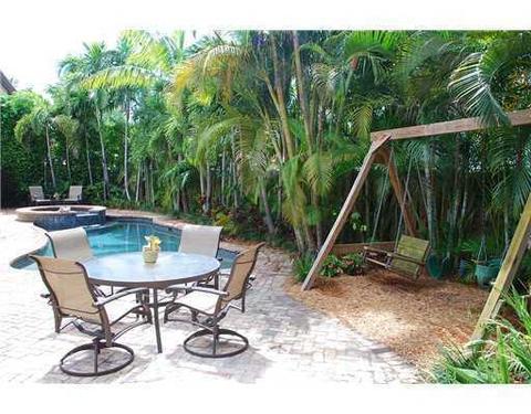 180 Buttonwood Dr, Key Biscayne, FL 33149 photo 2