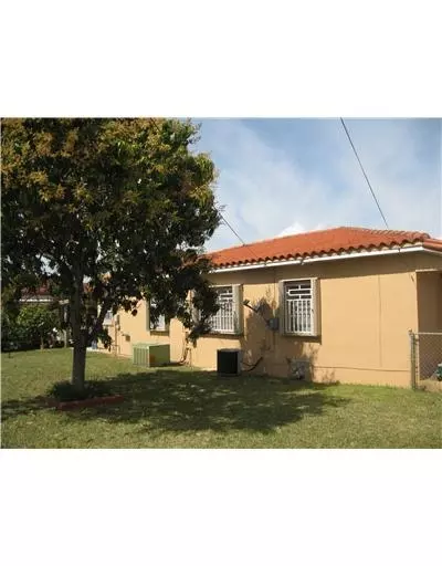 980 E 22 St, Hialeah, FL 33013 photo 5