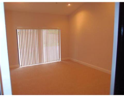 82 Cedar Cr, Boynton Beach, FL 33436 photo 8