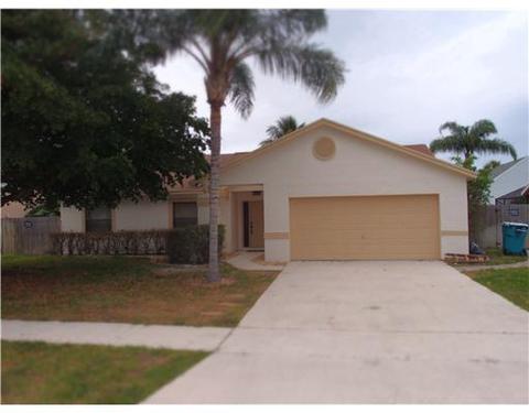 82 Cedar Cr, Boynton Beach, FL 33436 photo 1