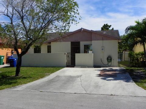 19675 NW 53 Pl, Miami Gardens, FL 33055 photo 2