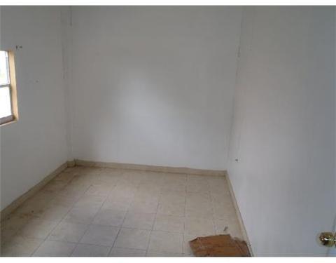 818 W 45 Pl, Hialeah, FL 33012 photo 12