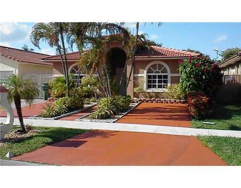 3149 W 77 Pl, Hialeah, FL 33016 photo 1