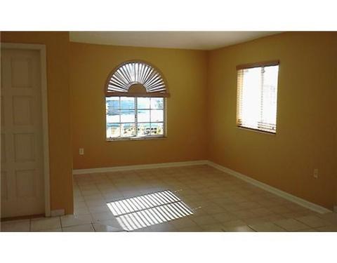 3149 W 77 Pl, Hialeah, FL 33016 photo 5