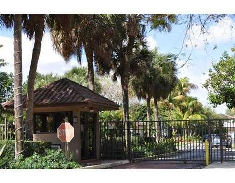 Undisclosed, Miami, FL 33155 photo 2