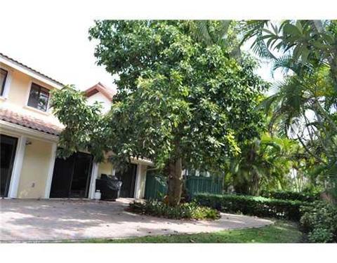 Undisclosed, Miami, FL 33155 photo 23