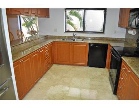 Undisclosed, Miami, FL 33155 photo 9