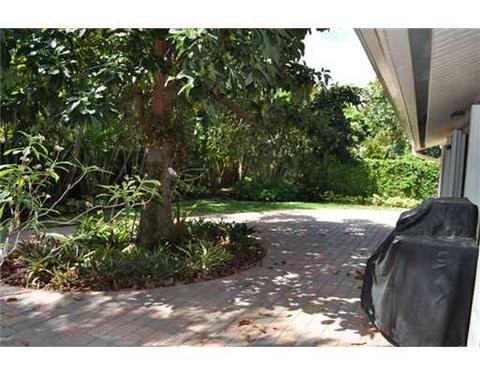 Undisclosed, Miami, FL 33155 photo 24