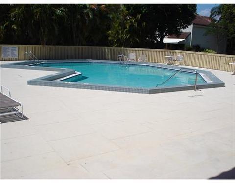 Undisclosed, Miami, FL 33155 photo 3