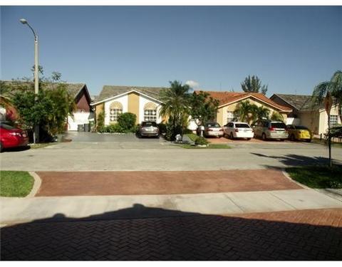 6898 W 30 Ct, Hialeah, FL 33016 photo 20