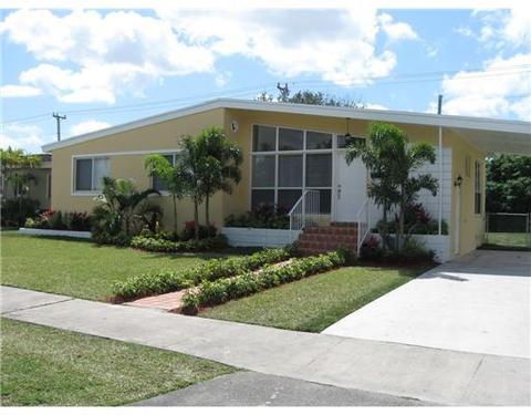 8350 SW 33 Te, Miami, FL 33155 photo 1