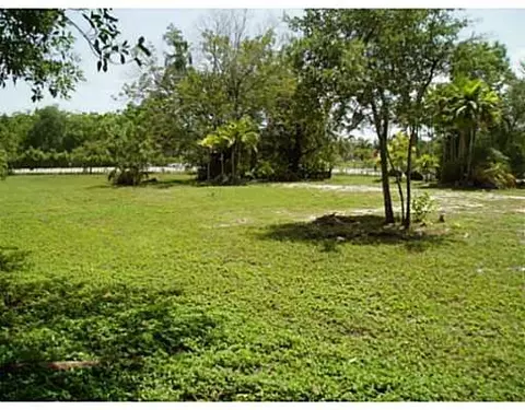 13575 SW 67 Ct, Pinecrest, FL 33156 photo 1