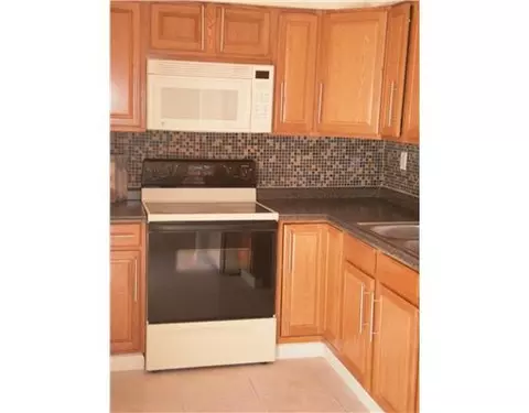 1663 SW 70th Ave, North Lauderdale, FL 33068 photo 4