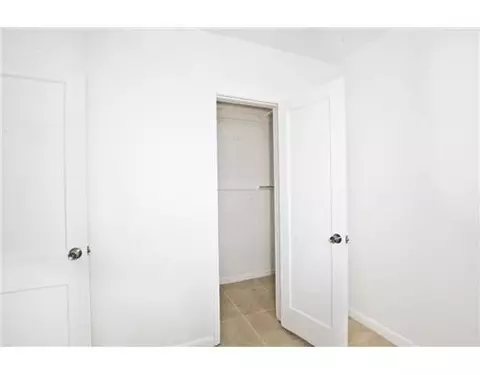 930 NE 108 St, Biscayne Park, FL 33161 photo 6