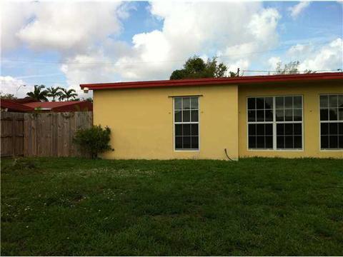 6630 W 13 Ct, Hialeah, FL 33012 photo 3