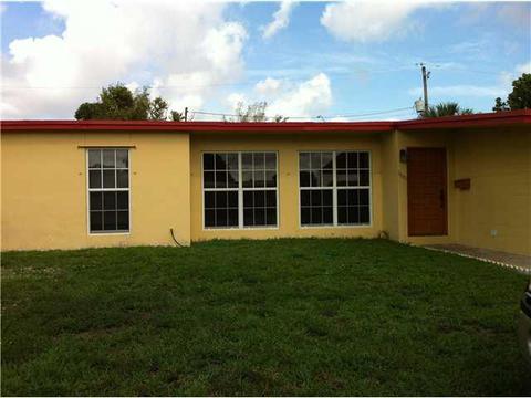 6630 W 13 Ct, Hialeah, FL 33012 photo 1