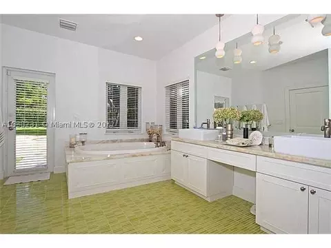 1709 Granada Bl, Coral Gables, FL 33134 photo 2