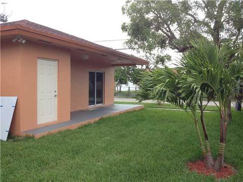 690 E 6 Pl, Hialeah, FL 33010 photo 11