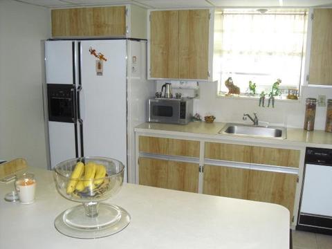 635 W 71 Pl, Hialeah, FL 33014 photo 2